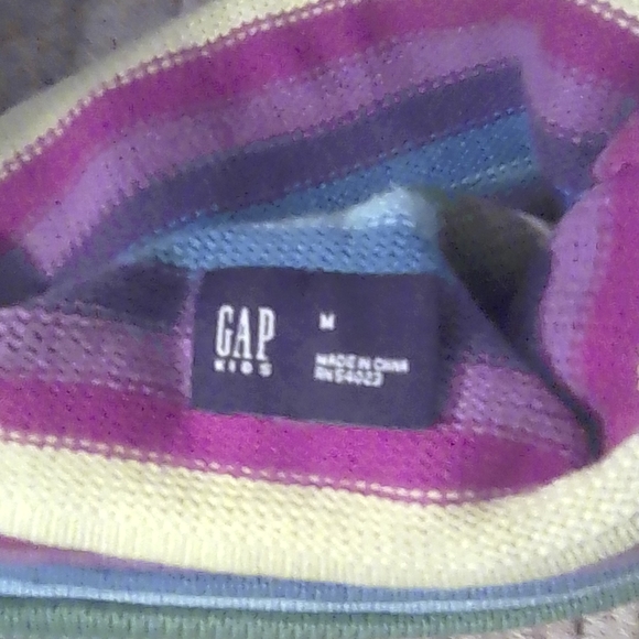 Winter hat and scarf - Picture 3 of 6